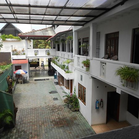 Shanith Guesthouse Негомбо Экстерьер фото